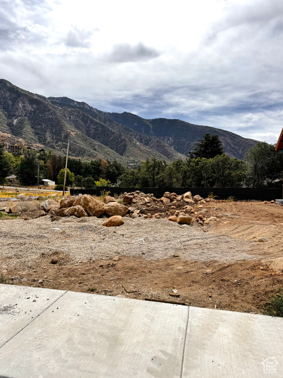 3026 E BONNIE LYNN LN Sandy, UT 84092