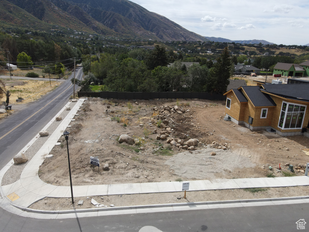 3026 E BONNIE LYNN LN Sandy, UT 84092