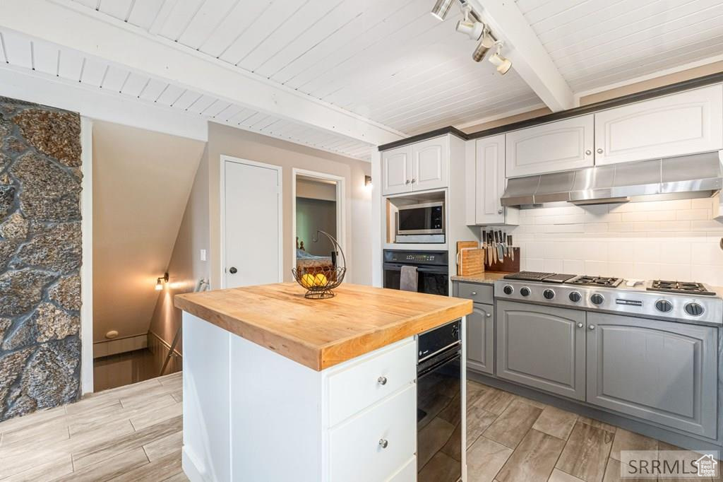 Photo 16 for MLS #2110741 at 493 N 4154 East