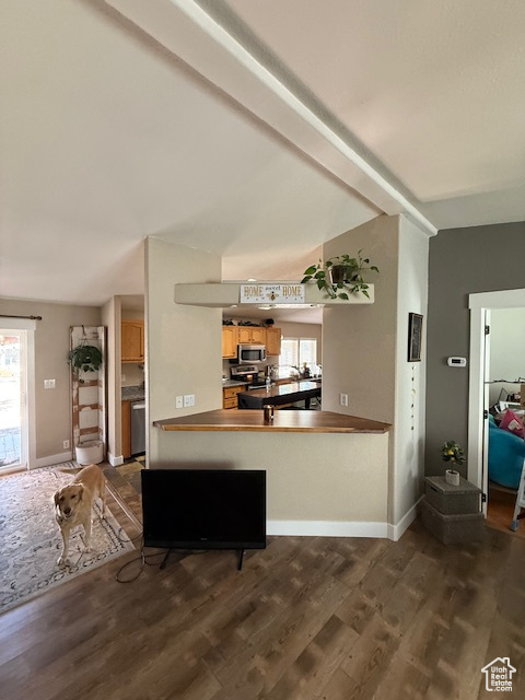 Photo 9 for MLS #2110750 at 723 E Rose Ln