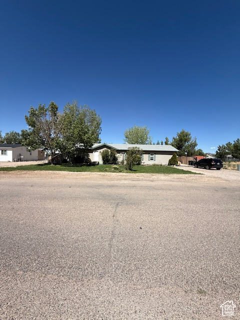 Photo 2 for MLS #2110750 at 723 E Rose Ln