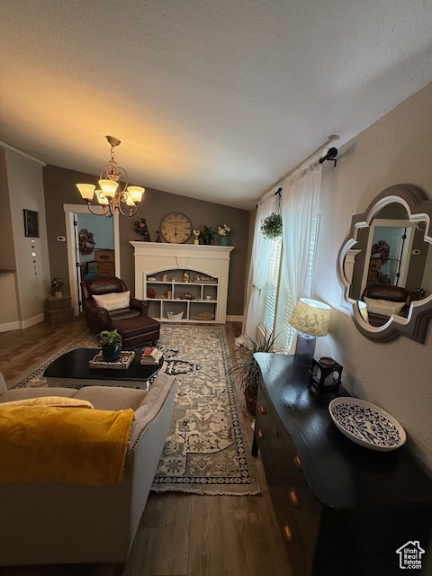 Photo 8 for MLS #2110750 at 723 E Rose Ln