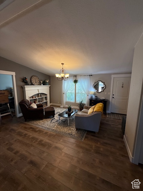 Photo 7 for MLS #2110750 at 723 E Rose Ln