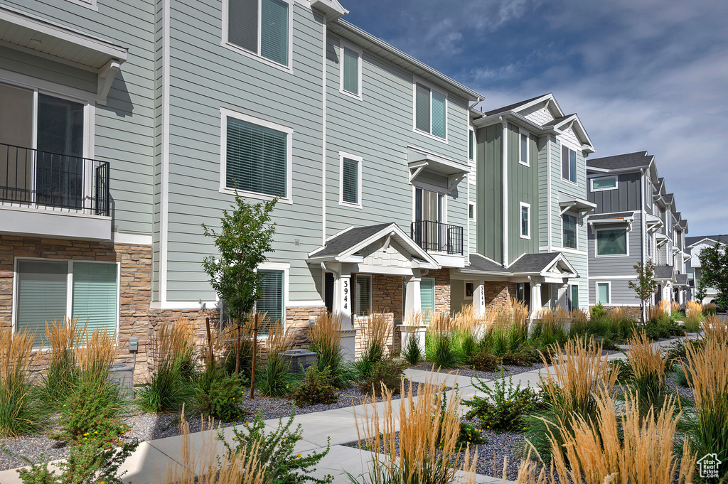 3944 N EAGLE POINT LN Eagle Mountain, UT 84005