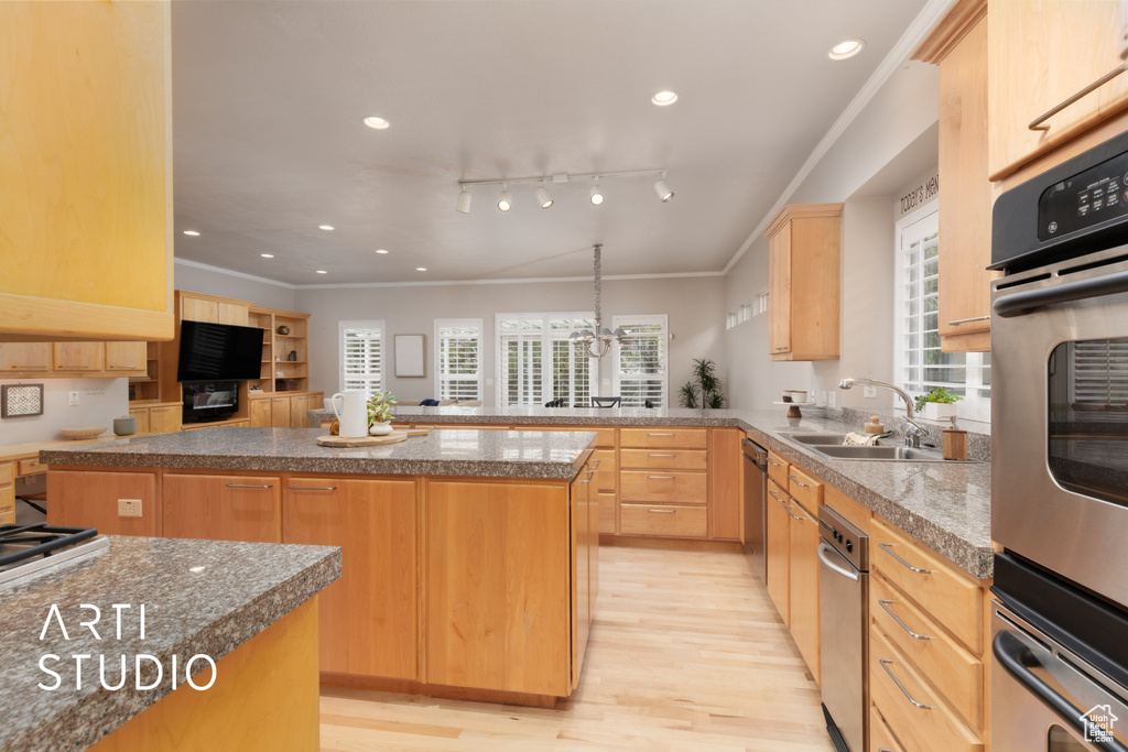 Photo 13 for MLS #2110765 at 3052 W Matterhorn Dr