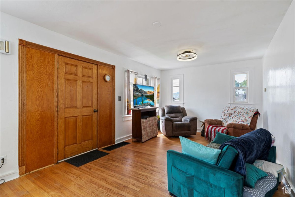 Photo 5 for MLS #2110767 at 138 W Utah Ave