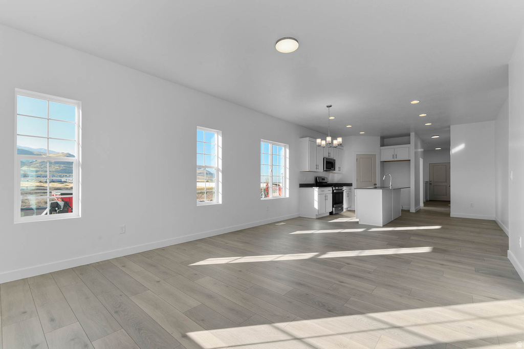 8203 W GALLATIN PEAK RD Magna, UT 84044