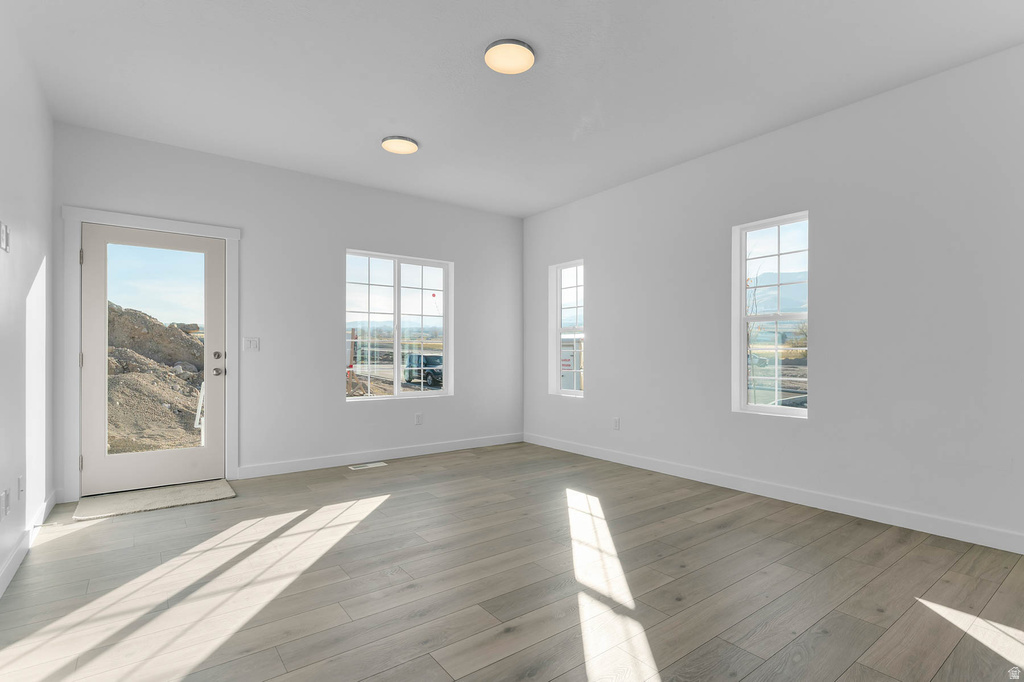 8203 W GALLATIN PEAK RD Magna, UT 84044