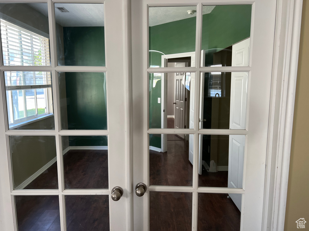 Photo 9 for MLS #2110776 at 715 N Leeds Ct