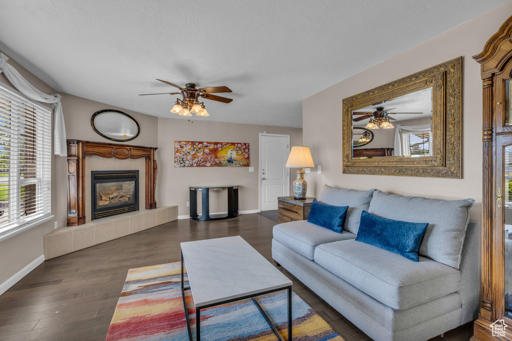 928 N 2075 W Farr West, UT 84404
