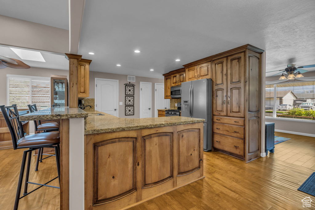 928 N 2075 W Farr West, UT 84404