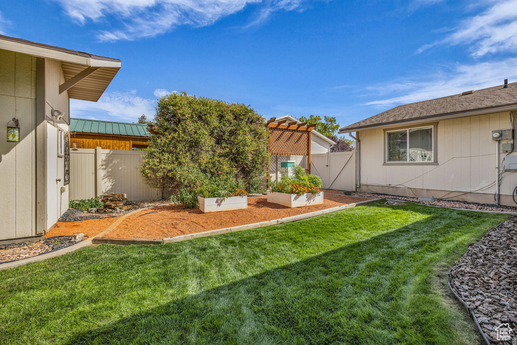 928 N 2075 W Farr West, UT 84404