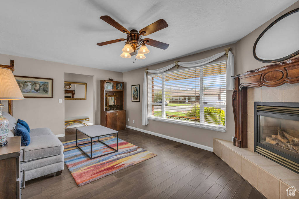 928 N 2075 W Farr West, UT 84404