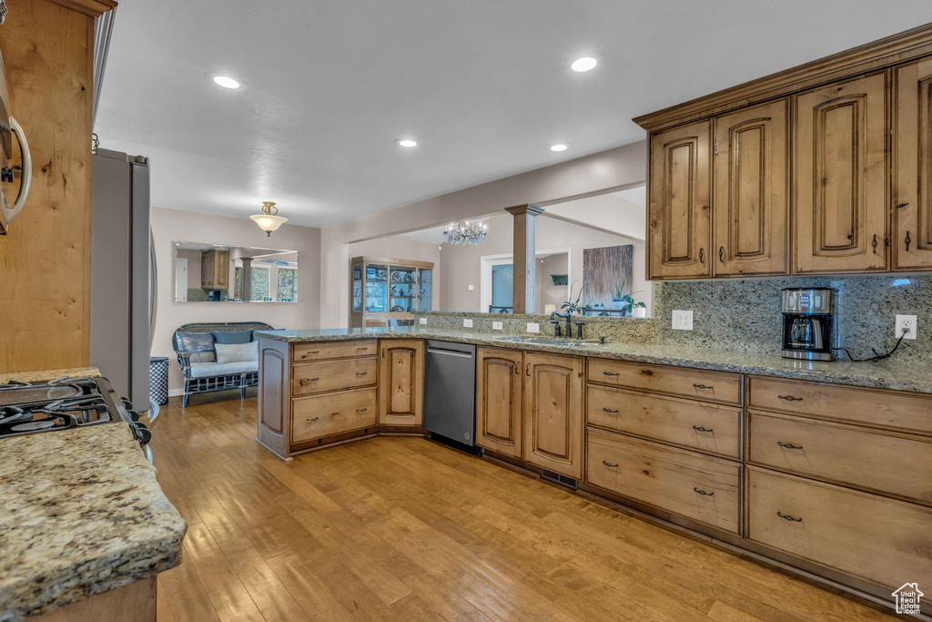 928 N 2075 W Farr West, UT 84404