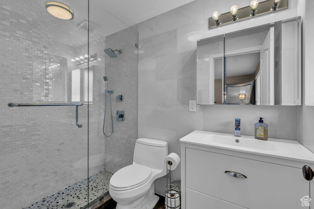 928 N 2075 W Farr West, UT 84404