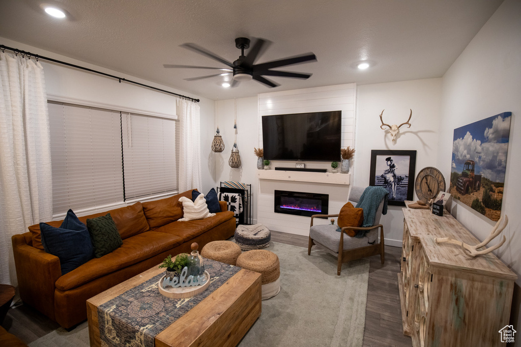 Photo 19 for MLS #2110782 at 1373 S Raintree Ln