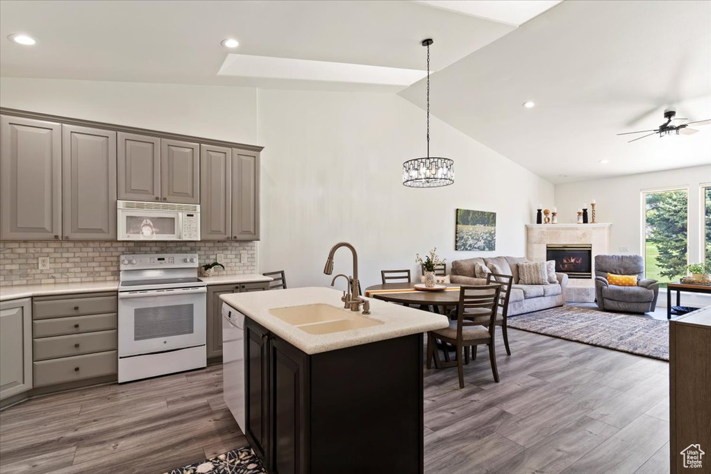Photo 15 for MLS #2110793 at 212 Roseanne Cir