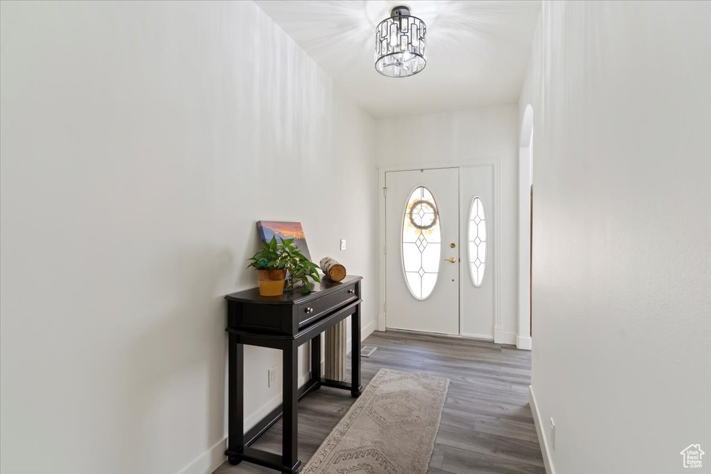 Photo 4 for MLS #2110793 at 212 Roseanne Cir