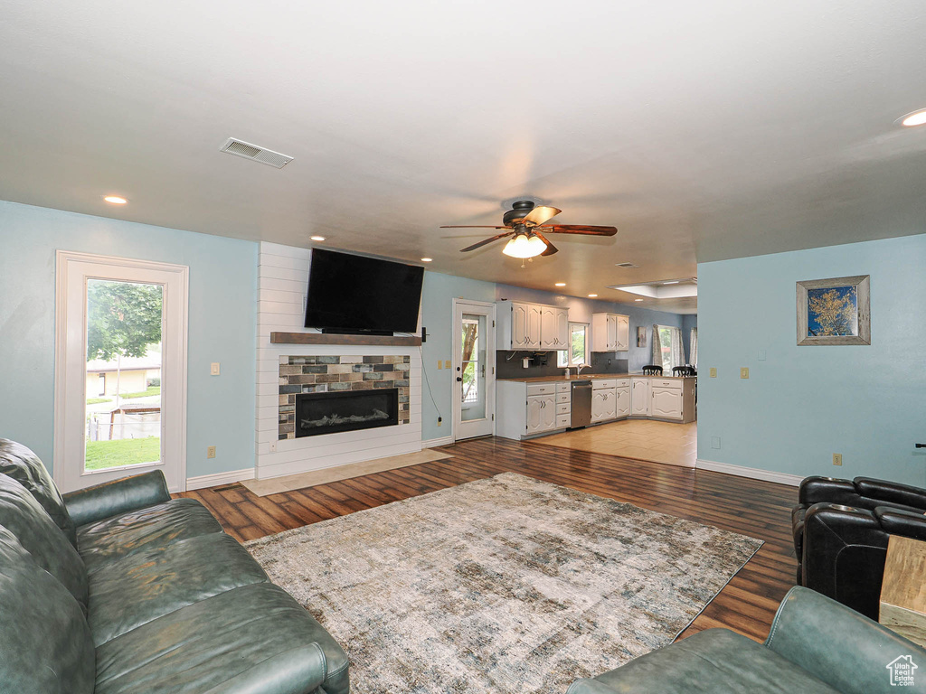 Photo 22 for MLS #2110798 at 415 N Columbus Ln