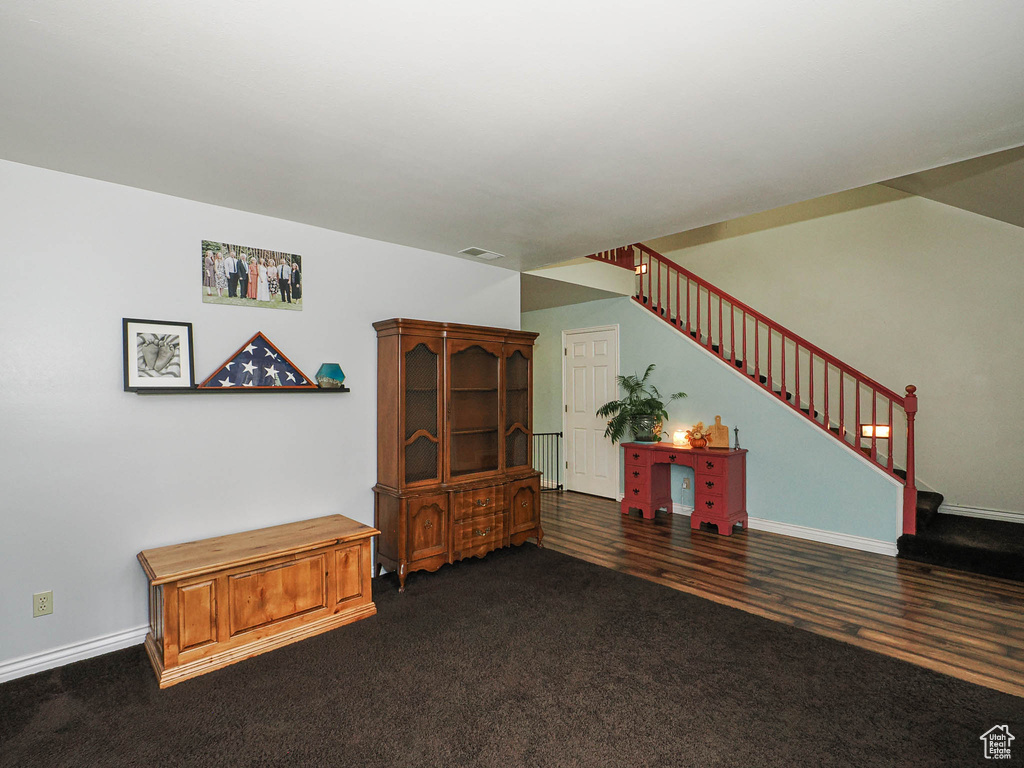 Photo 19 for MLS #2110798 at 415 N Columbus Ln