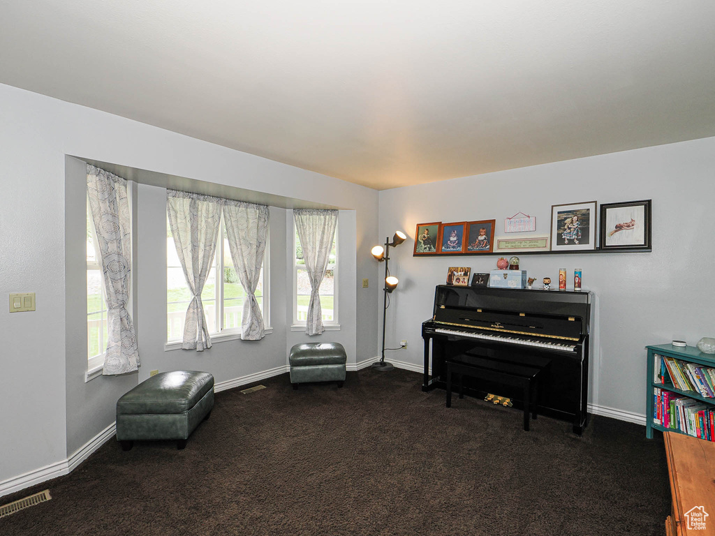 Photo 17 for MLS #2110798 at 415 N Columbus Ln