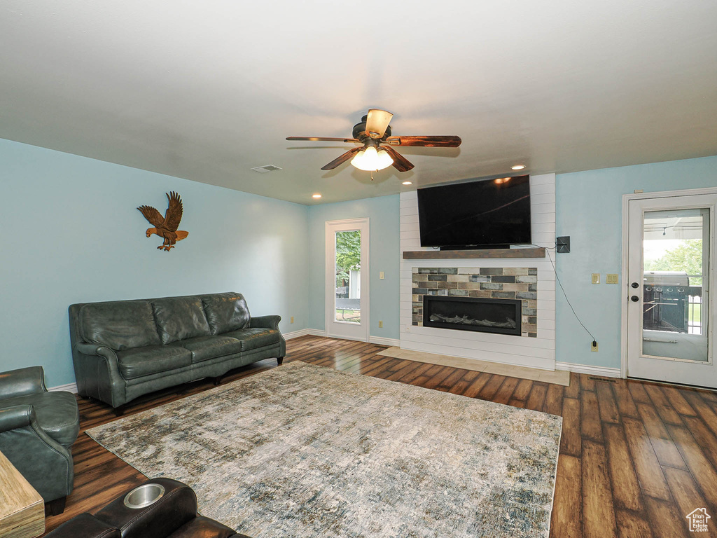 Photo 21 for MLS #2110798 at 415 N Columbus Ln