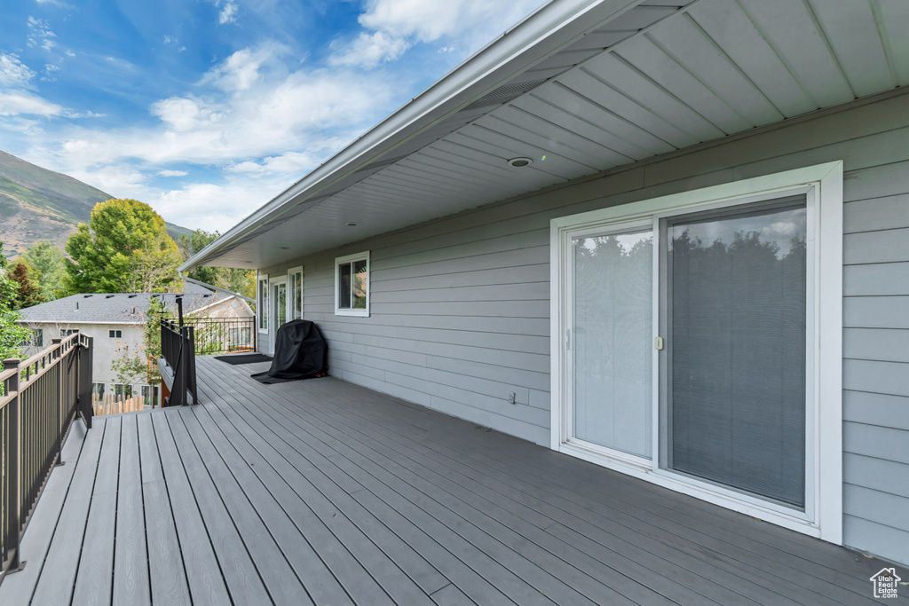 Photo 15 for MLS #2110808 at 2484 Oakridge Dr