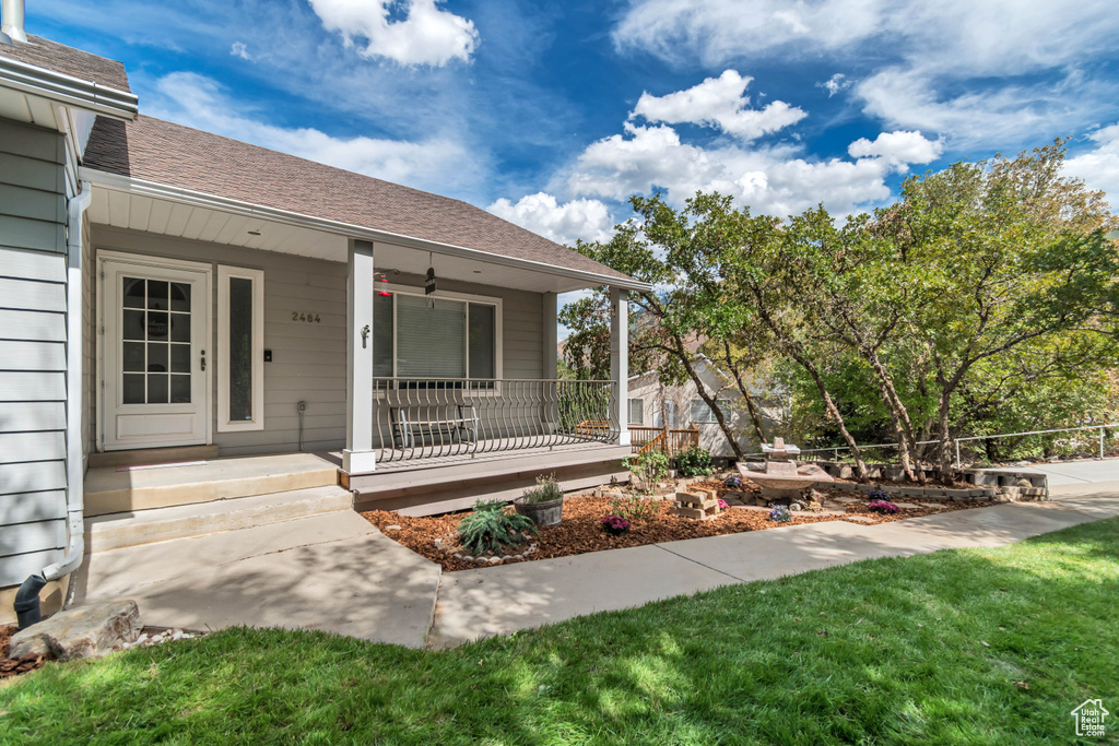 Photo 3 for MLS #2110808 at 2484 Oakridge Dr