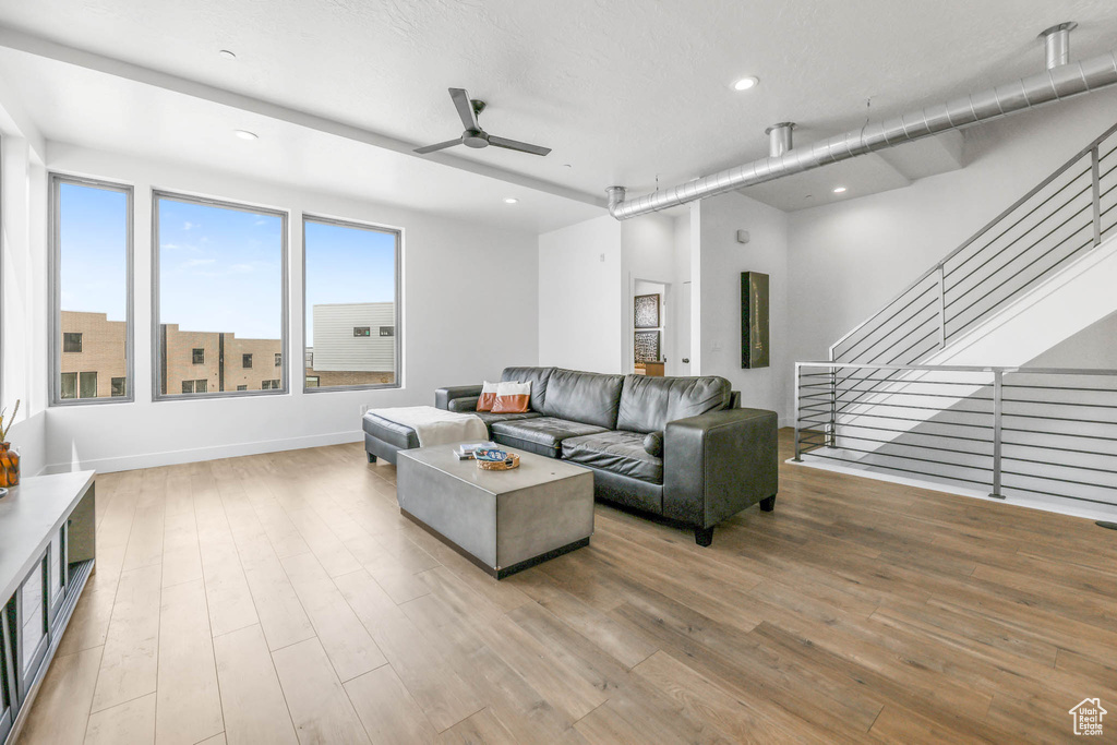 Photo 10 for MLS #2110829 at 328 E Tri Ln