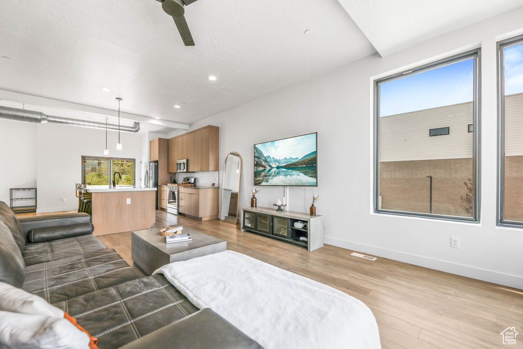 Photo 11 for MLS #2110829 at 328 E Tri Ln