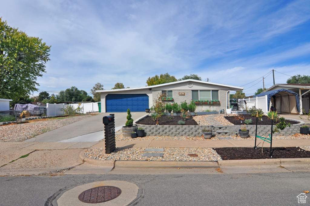 879 N DIAMOND ST Layton, UT 84041
