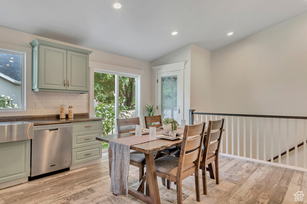 Photo 9 for MLS #2110837 at 812 S Saratoga Dr