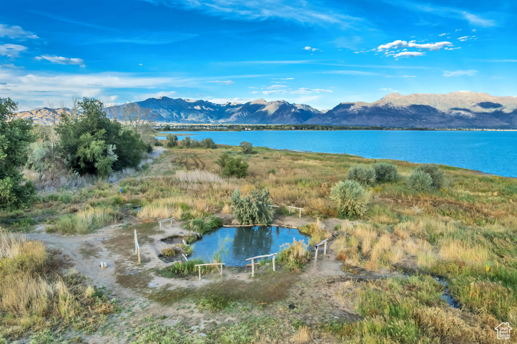 Photo 46 for MLS #2110837 at 812 S Saratoga Dr