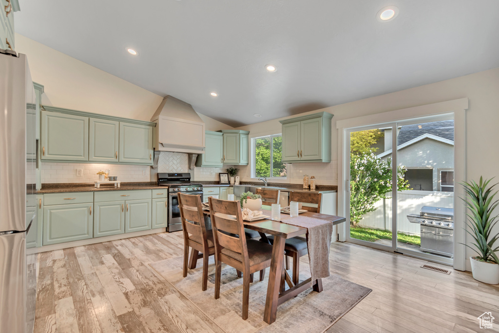 Photo 11 for MLS #2110837 at 812 S Saratoga Dr