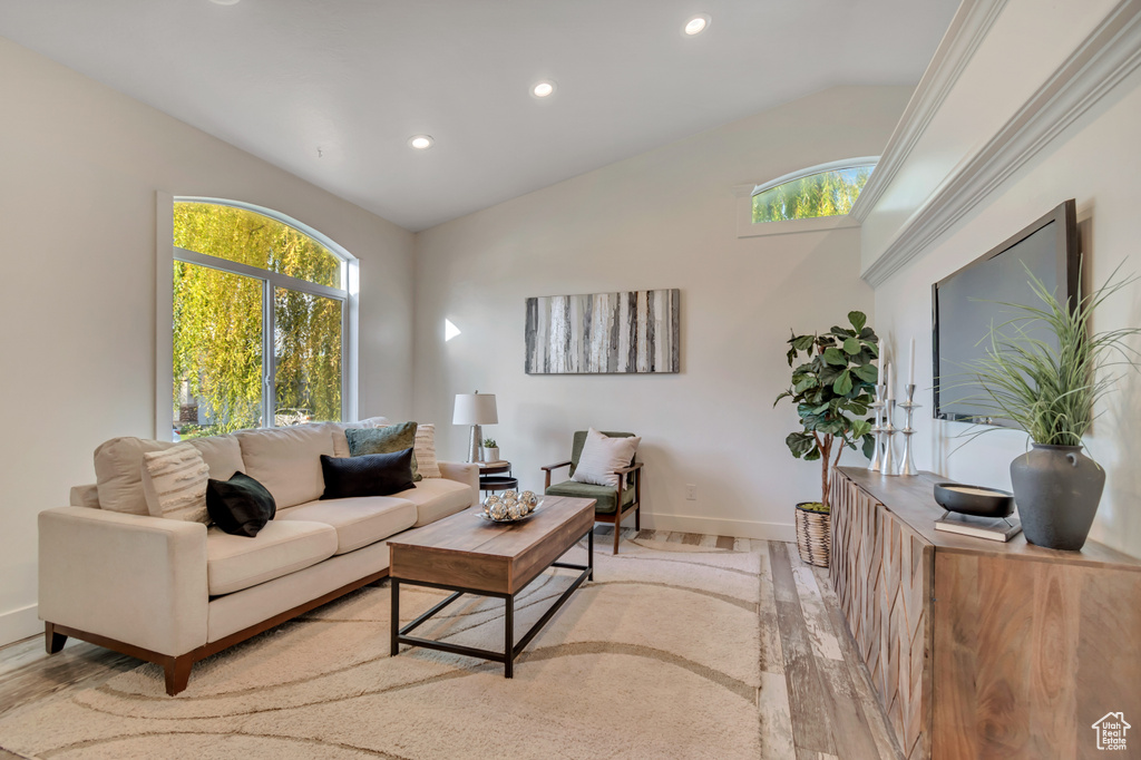 Photo 6 for MLS #2110837 at 812 S Saratoga Dr