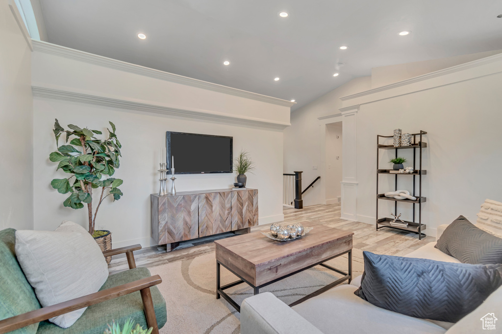 Photo 4 for MLS #2110837 at 812 S Saratoga Dr