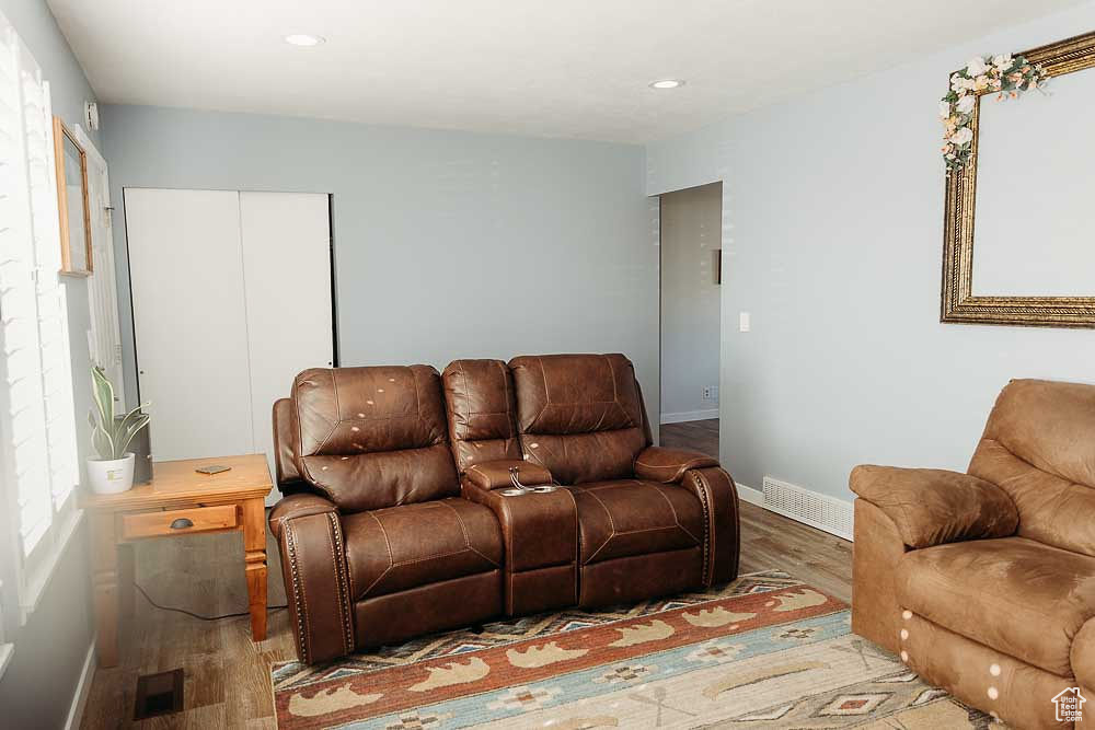 2536 N 2125 W Farr West, UT 84404