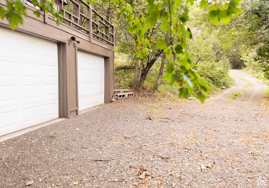 2562 N VIKING DR Eden, UT 84310