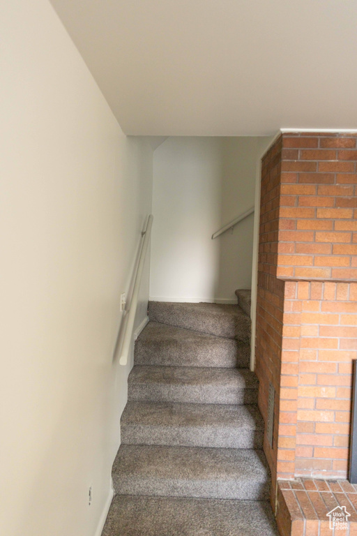 2562 N VIKING DR Eden, UT 84310