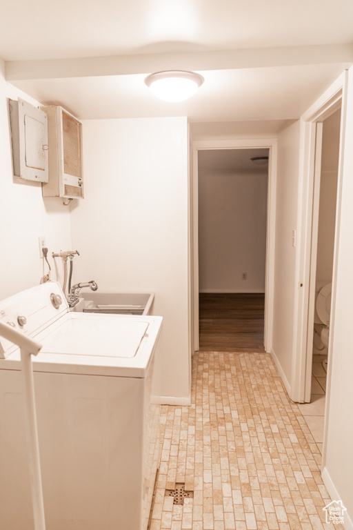 2562 N VIKING DR Eden, UT 84310