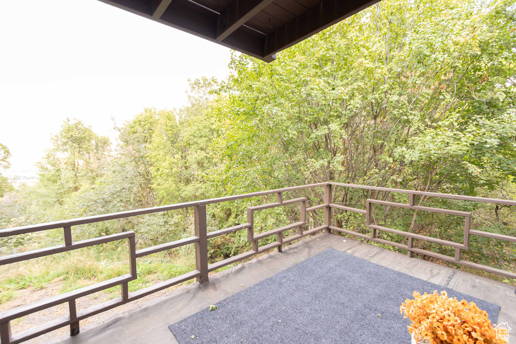 2562 N VIKING DR Eden, UT 84310