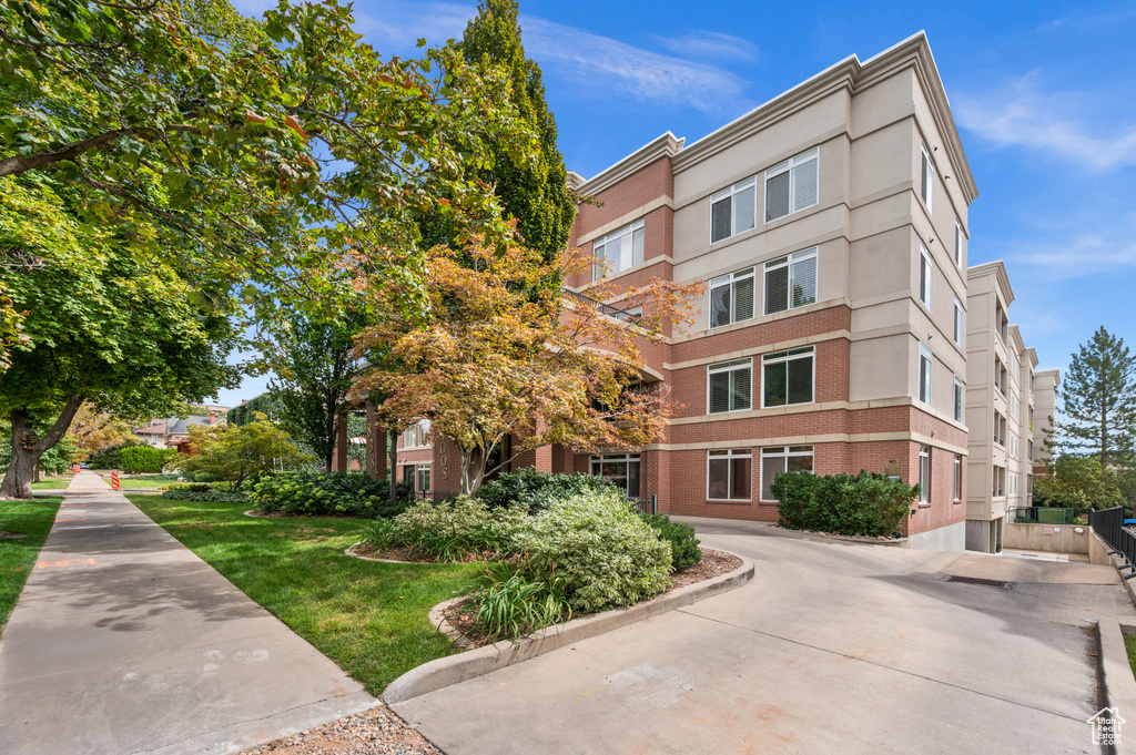 Photo 2 for MLS #2110850 at 838 South Temple #206