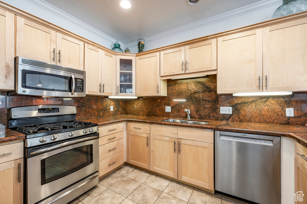 Photo 2 for MLS #2110859 at 125 Daly Ave