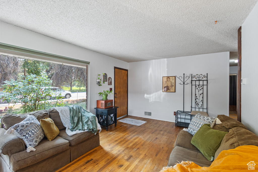 Photo 6 for MLS #2110862 at 1047 E 7800 South