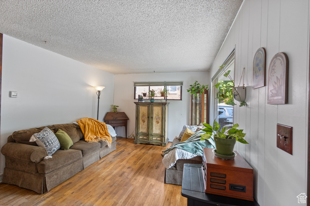 Photo 5 for MLS #2110862 at 1047 E 7800 South