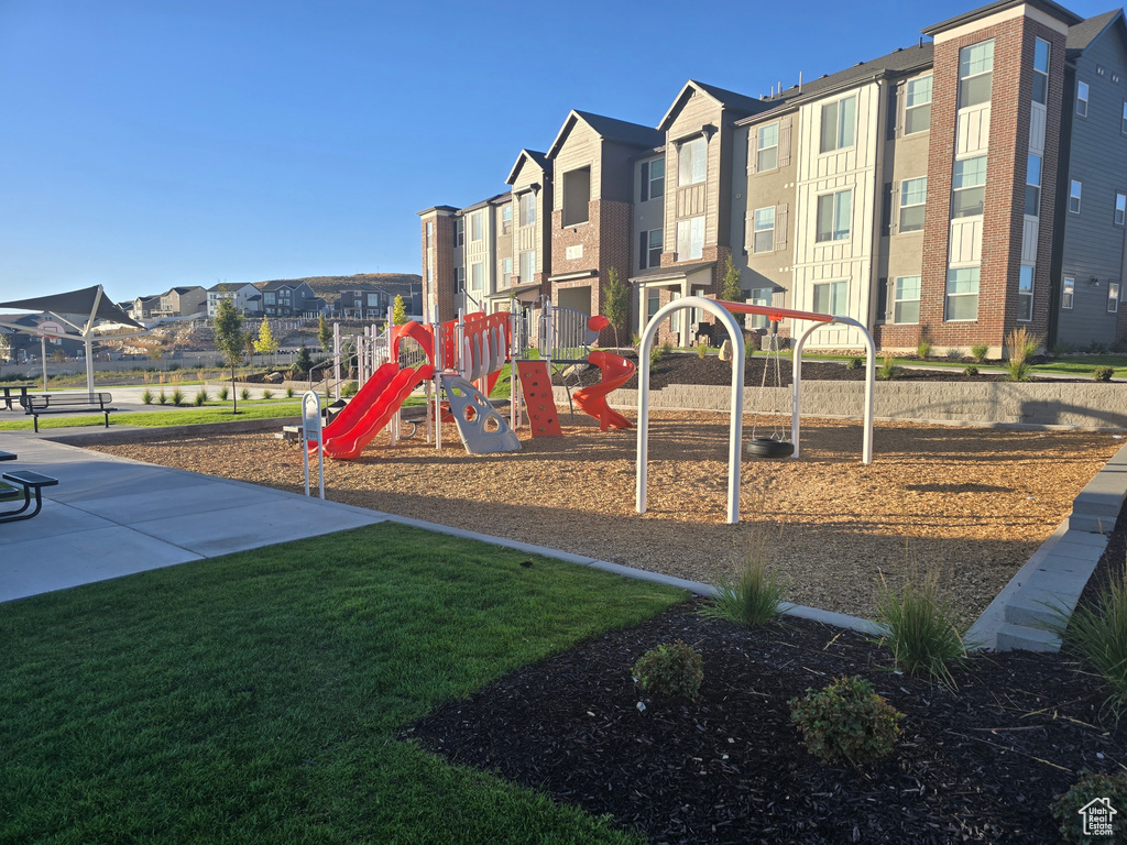 884 N VAN DYNE DR #101 Saratoga Springs, UT 84045