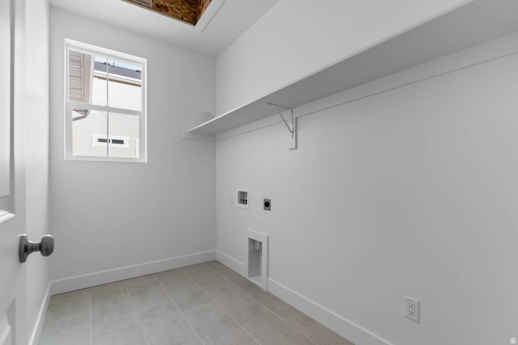 1295 W 2325 S Syracuse, UT 84075