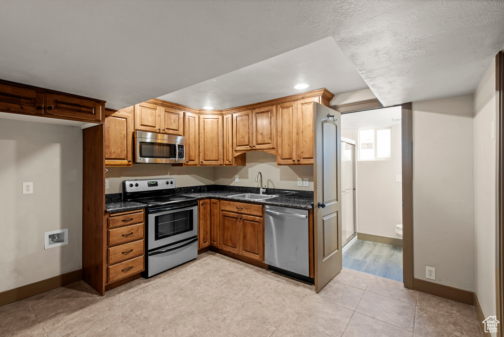 Photo 17 for MLS #2110892 at 3976 Pine Tree Dr