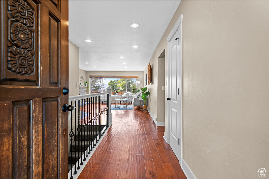 Photo 2 for MLS #2110892 at 3976 Pine Tree Dr