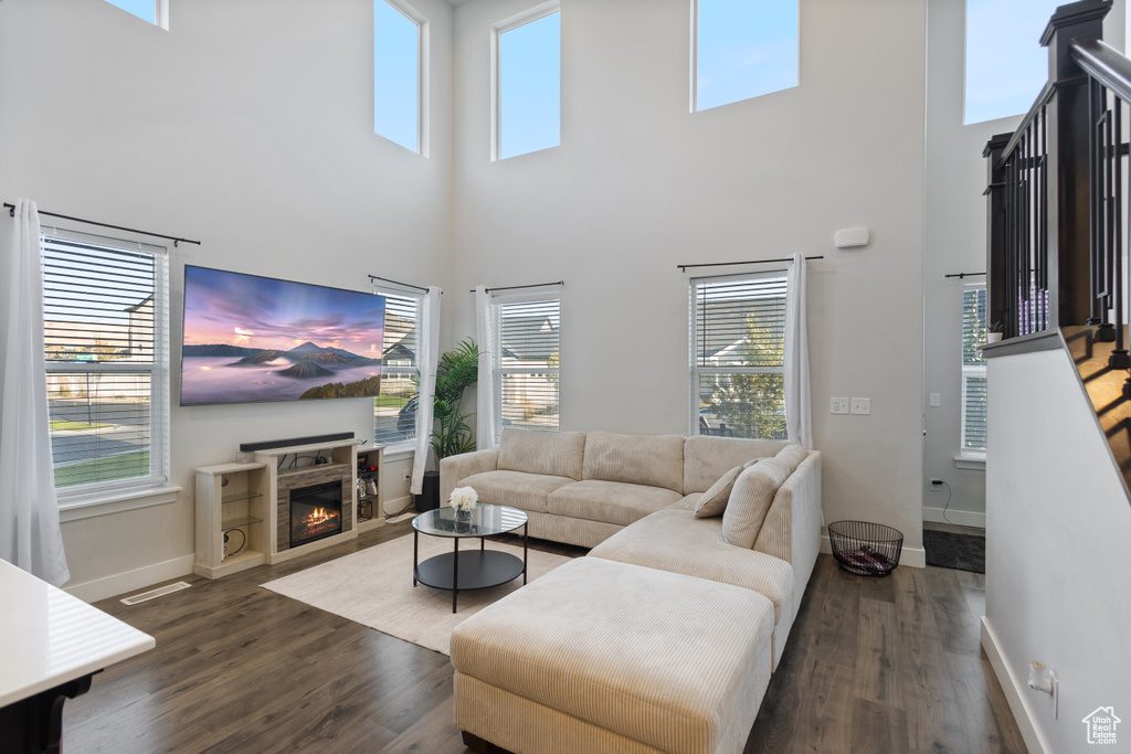 Photo 3 for MLS #2110899 at 4467 W Monument Peak Dr